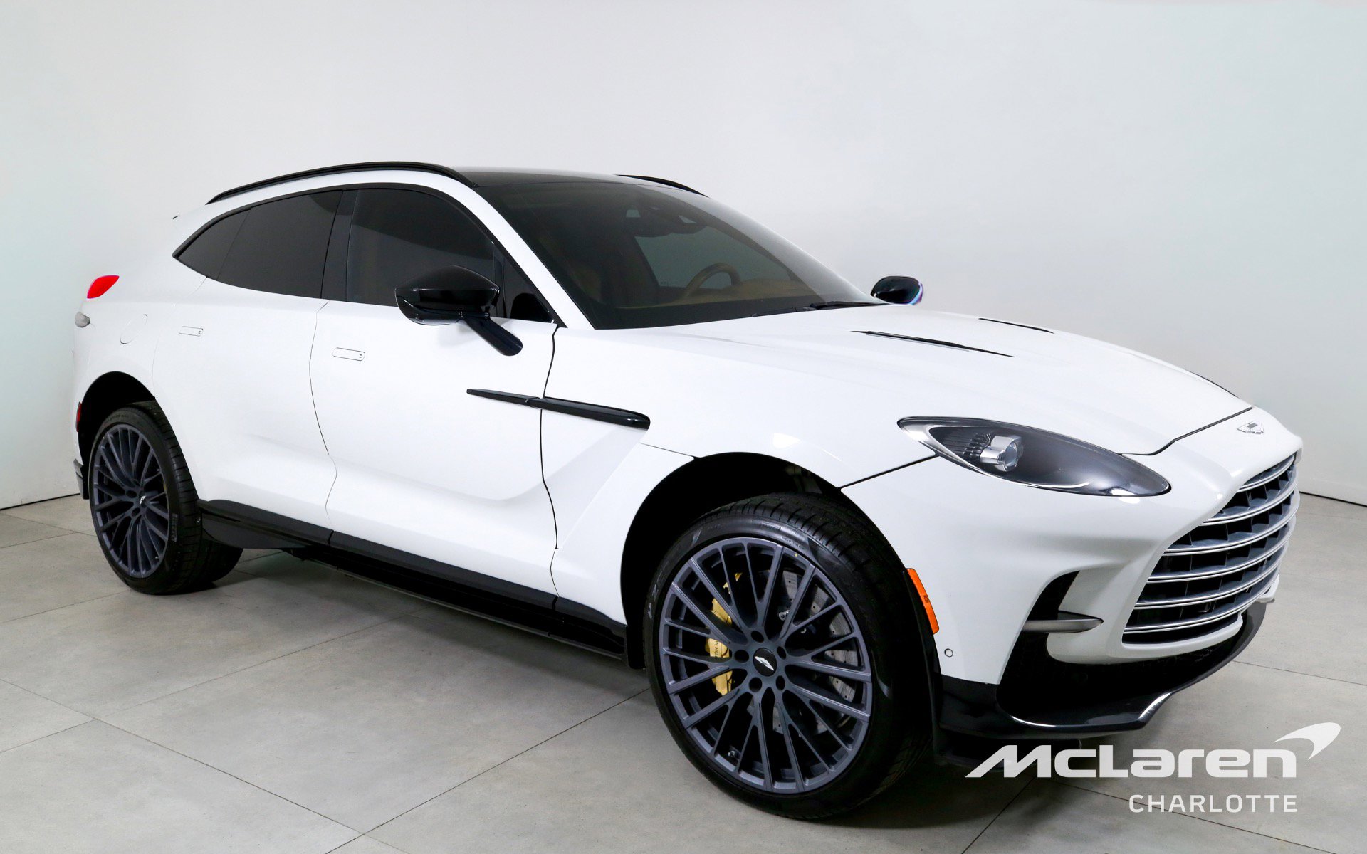 Used 2023 Aston Martin DBX 707 image 2
