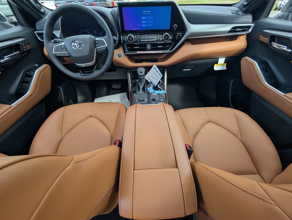 New 2026 Toyota Highlander Platinum image 24