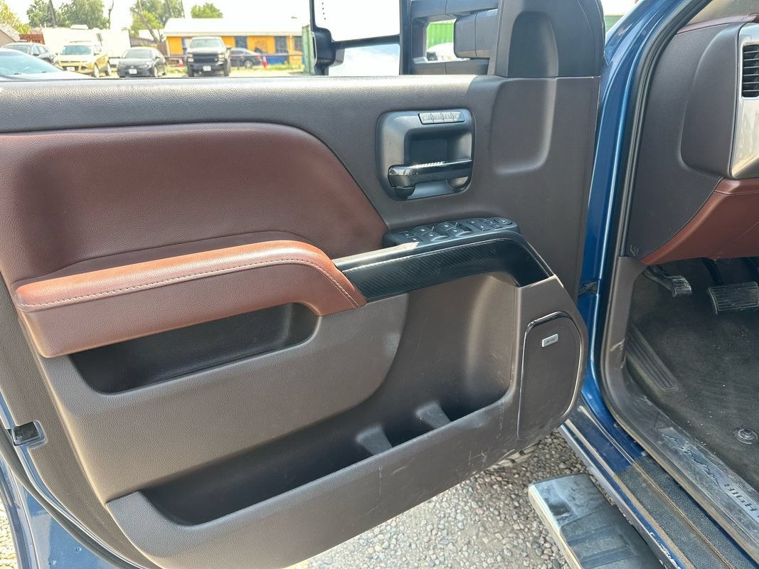 Used 2015 Chevrolet Silverado 2500 High Country w/ Duramax Plus Package AWD/4WD image 31