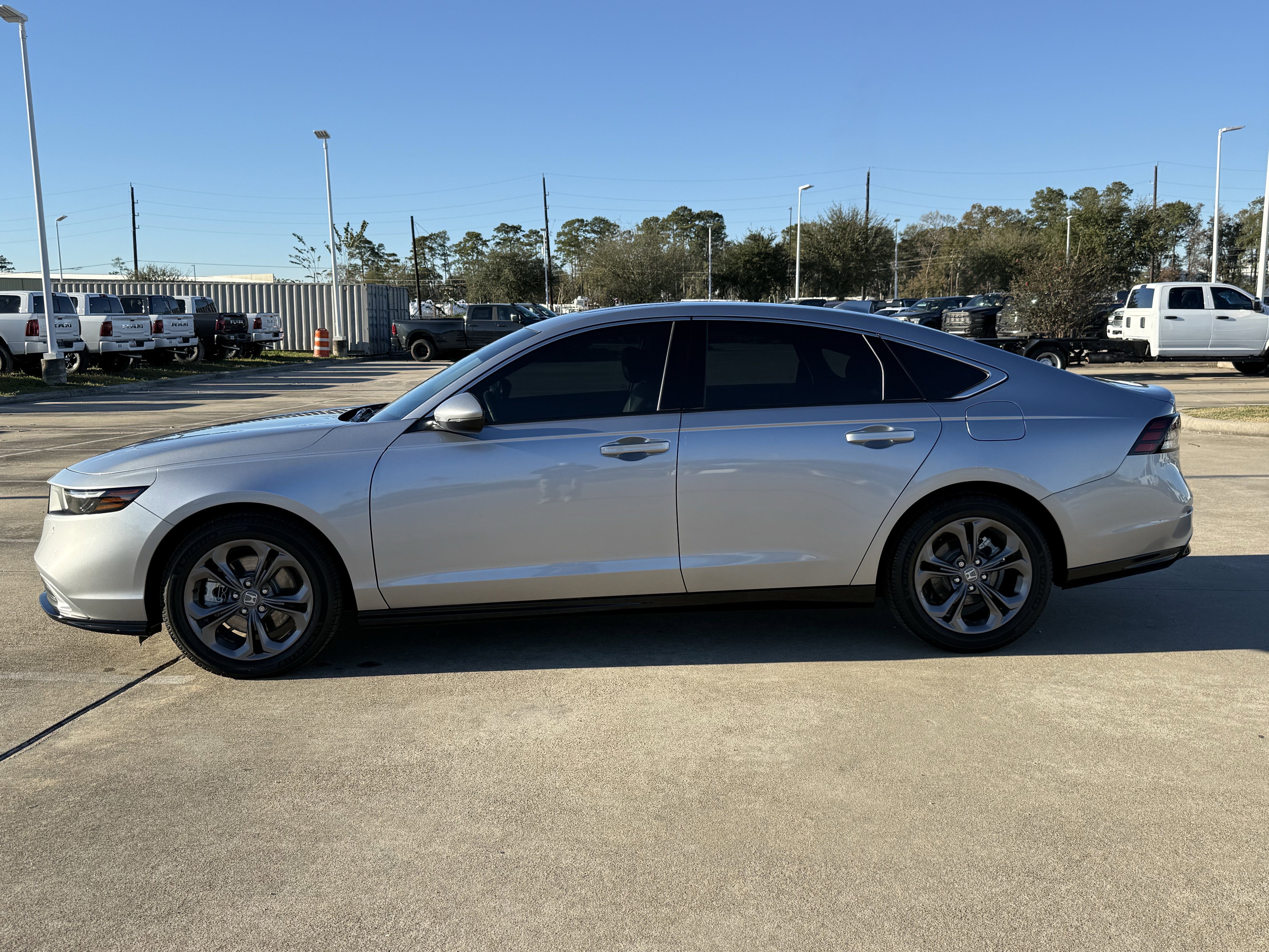 Used 2023 Honda Accord EX-L image 9