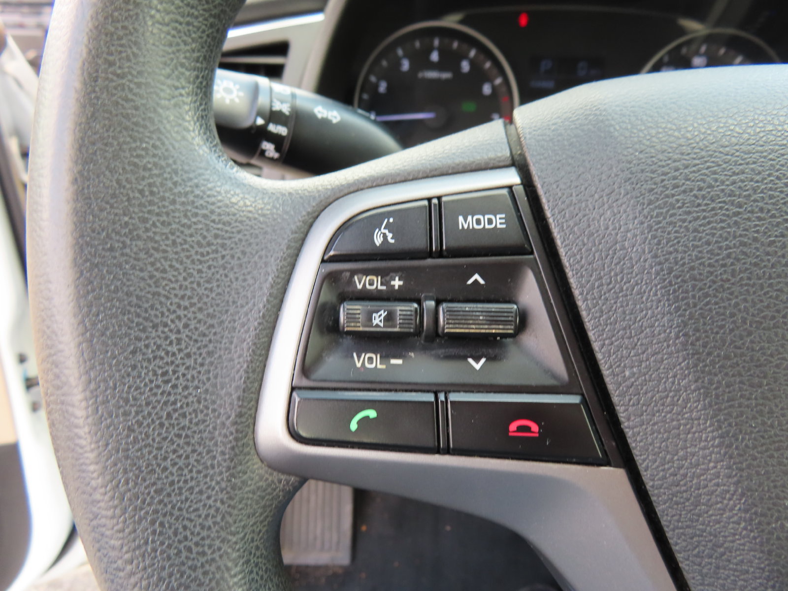 Used 2017 Hyundai Elantra SE FWD image 16