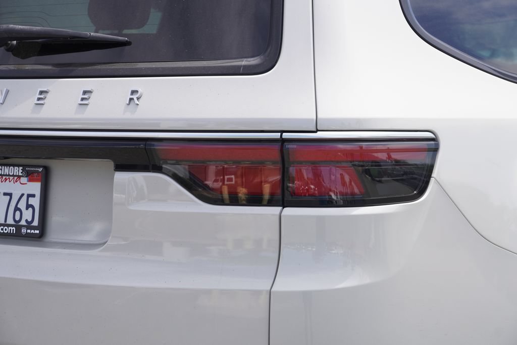Certified 2022 Jeep Wagoneer Series II RWD image 12