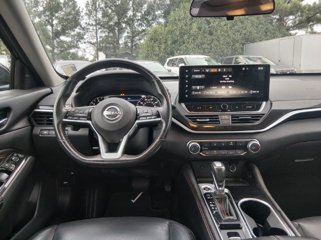 Certified 2023 Nissan Altima 2.5 SR w/ SR Premium Package AWD/4WD image 10