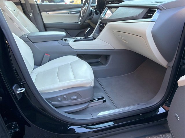 Certified 2022 Cadillac XT5 Premium Luxury image 9