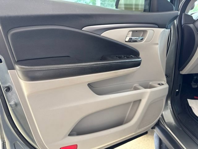 Used 2017 Honda Ridgeline RTL-T image 11