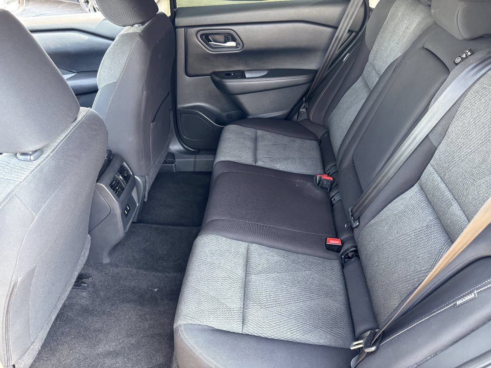 Used 2024 Nissan Rogue SV FWD image 19