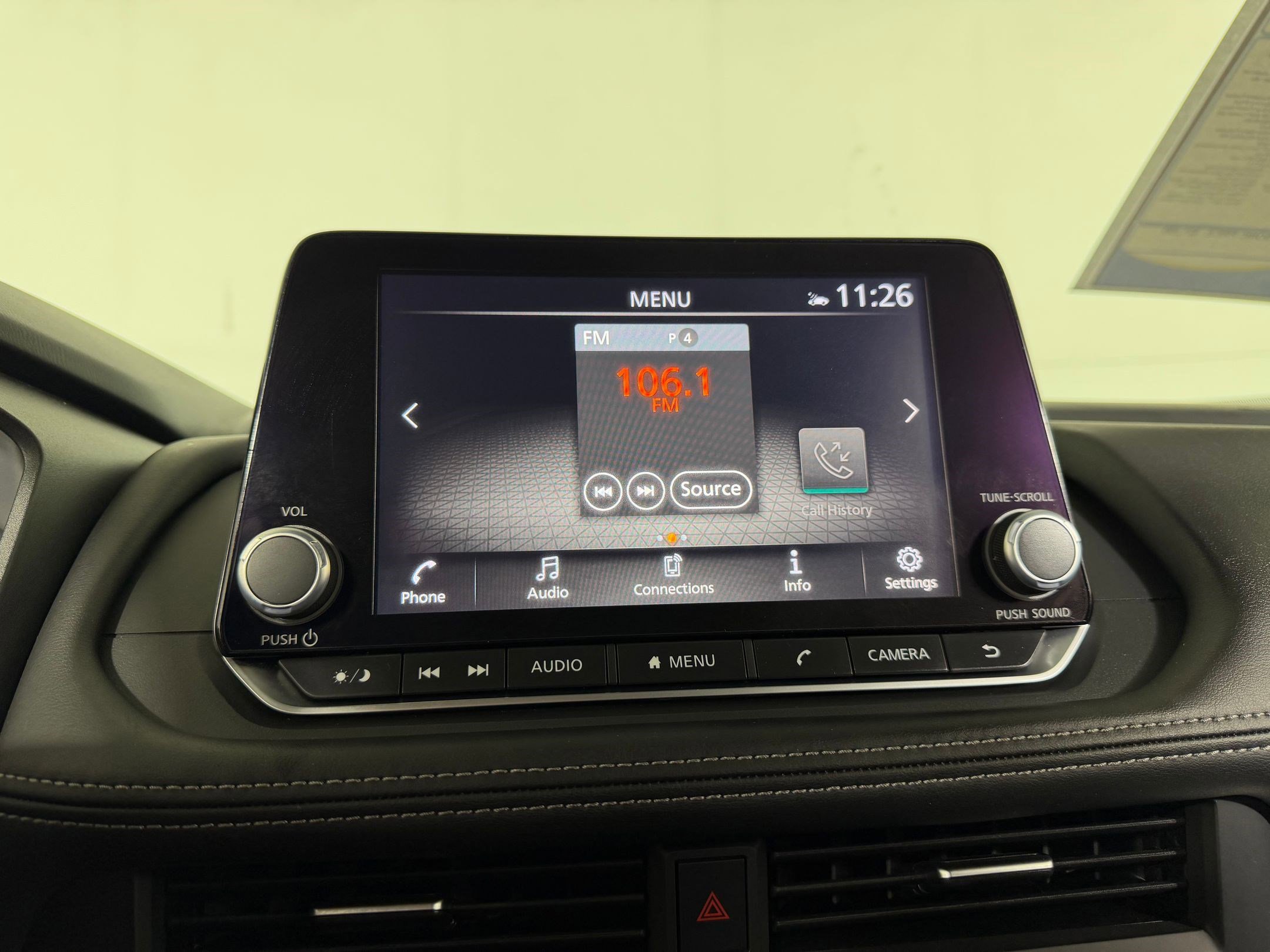 Used 2025 Nissan Rogue SV image 21