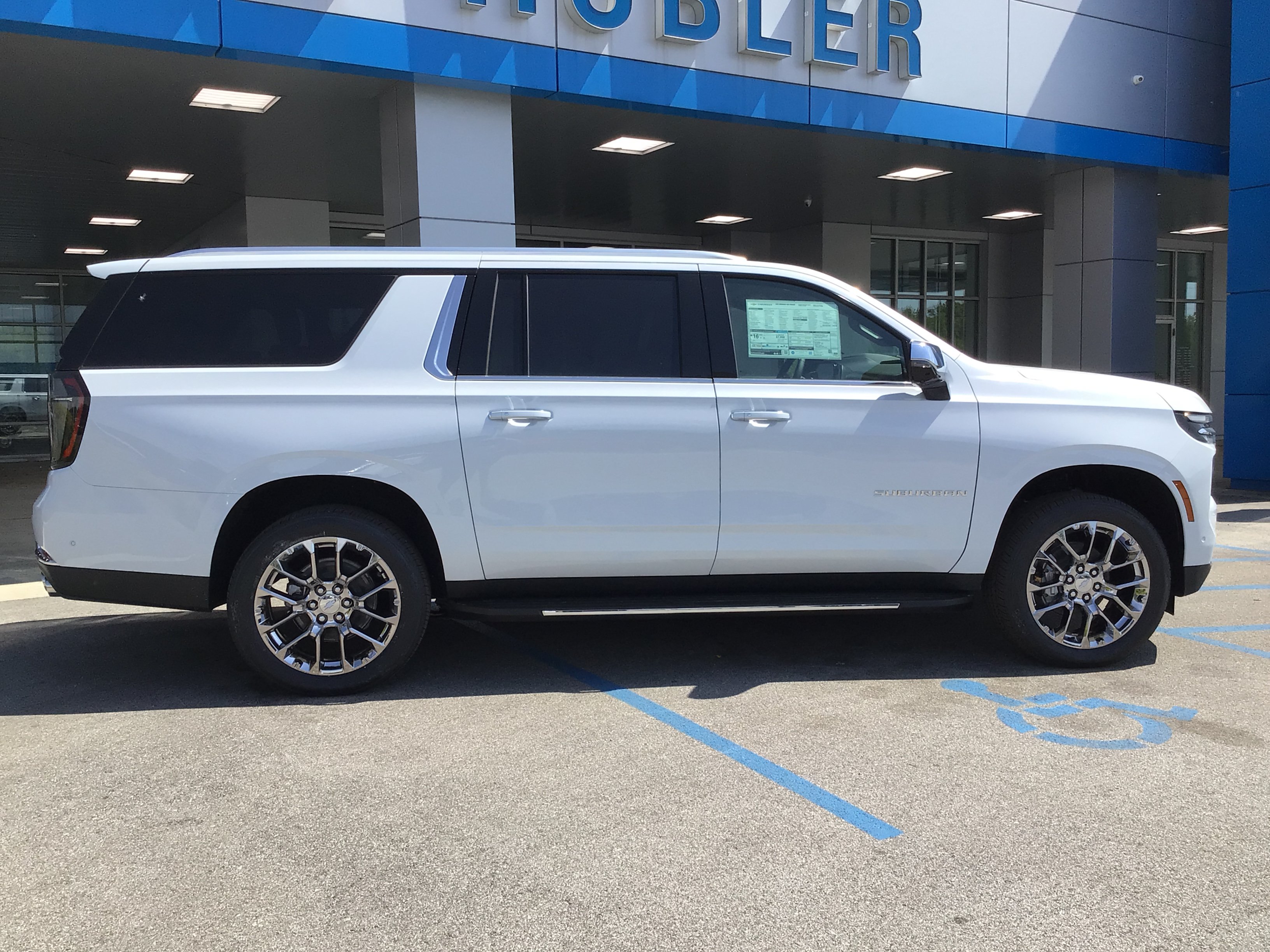 New 2026 Chevrolet Suburban Premier AWD/4WD image 5