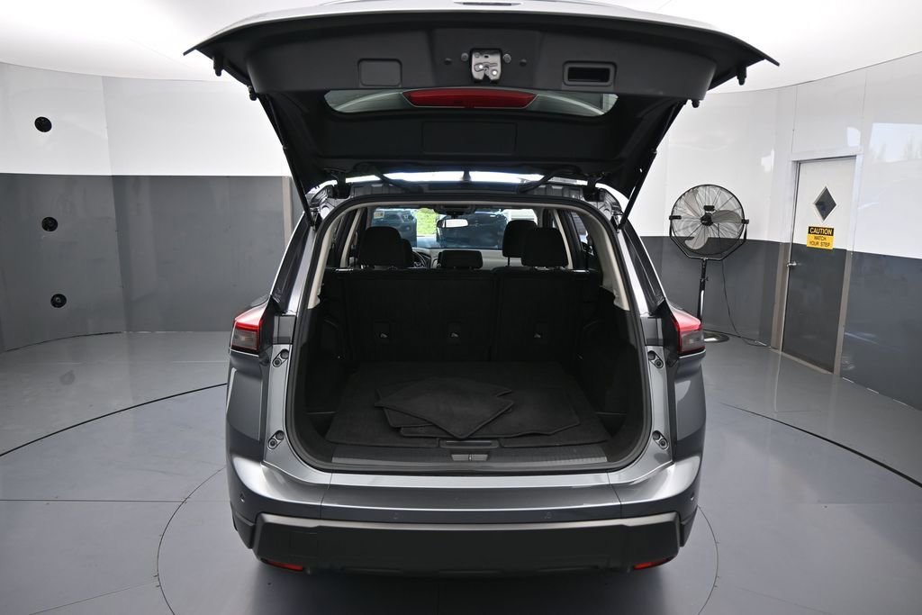 Used 2025 Nissan Rogue S FWD image 30