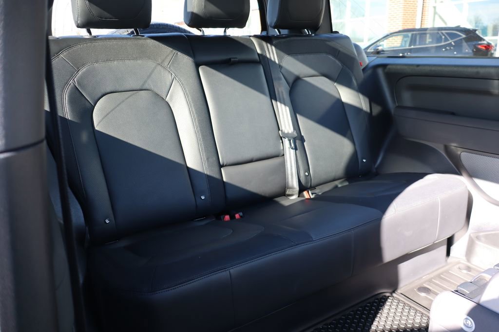 Used 2023 Land Rover Defender 90 X-Dynamic SE image 48