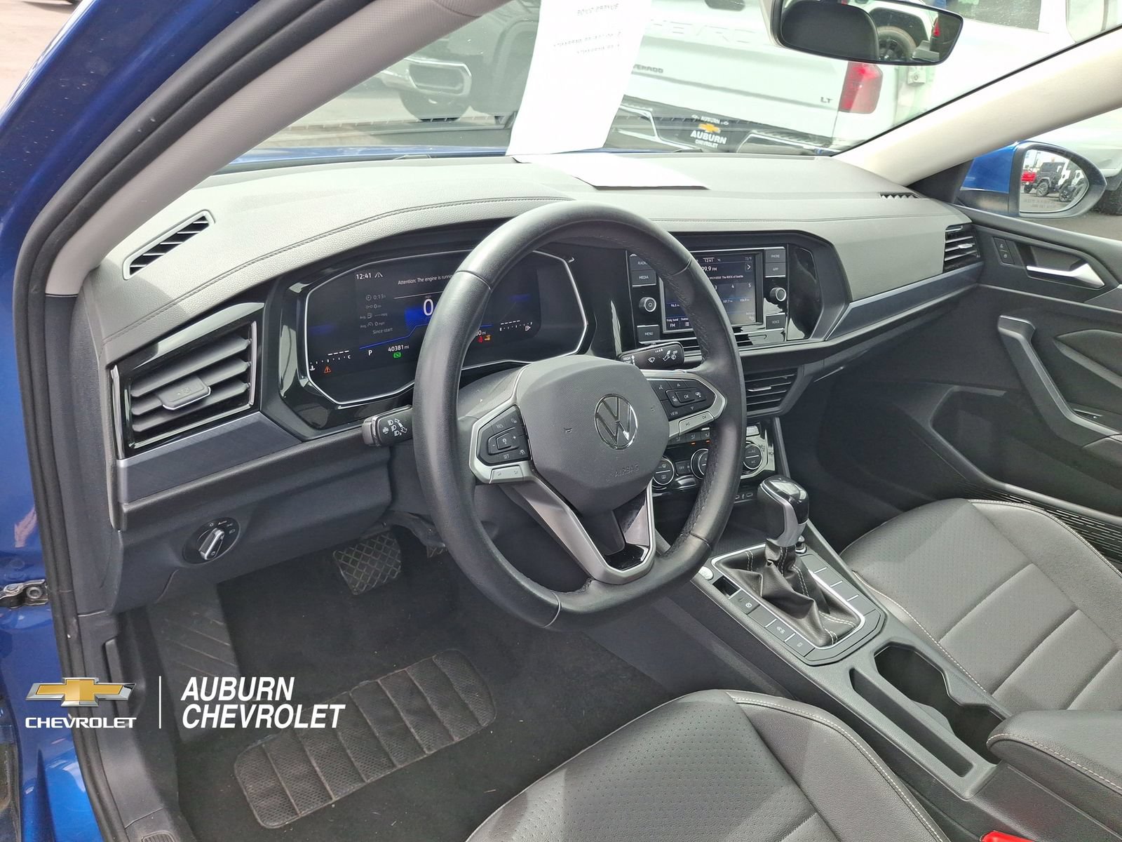 Used 2024 Volkswagen Jetta SE FWD image 14