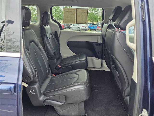 Used 2020 Chrysler Voyager Lxi FWD image 12