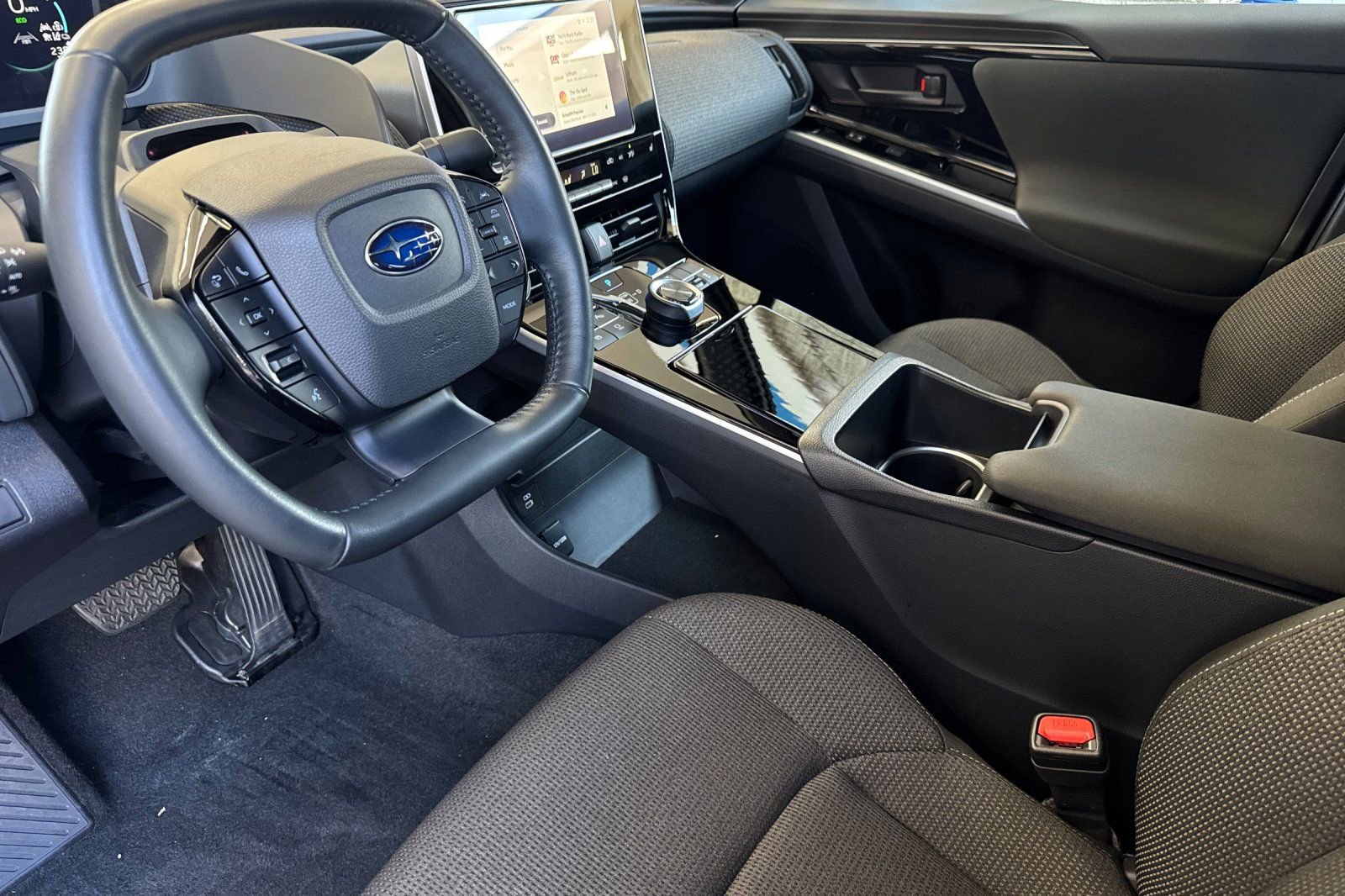 Used 2024 Subaru Solterra AWD/4WD image 10