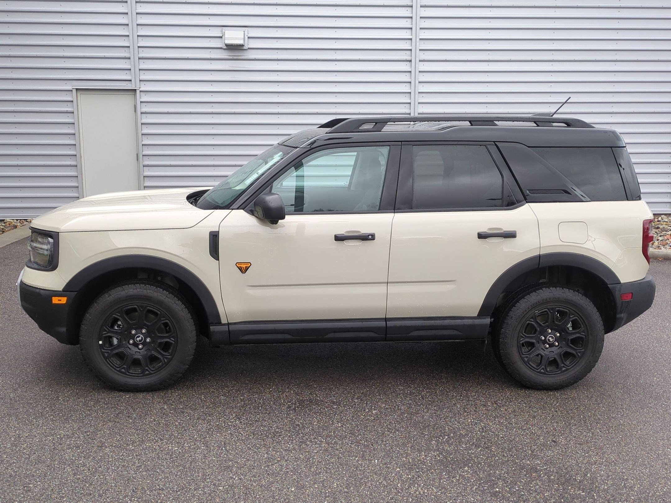 Used 2025 Ford Bronco Sport Badlands image 8