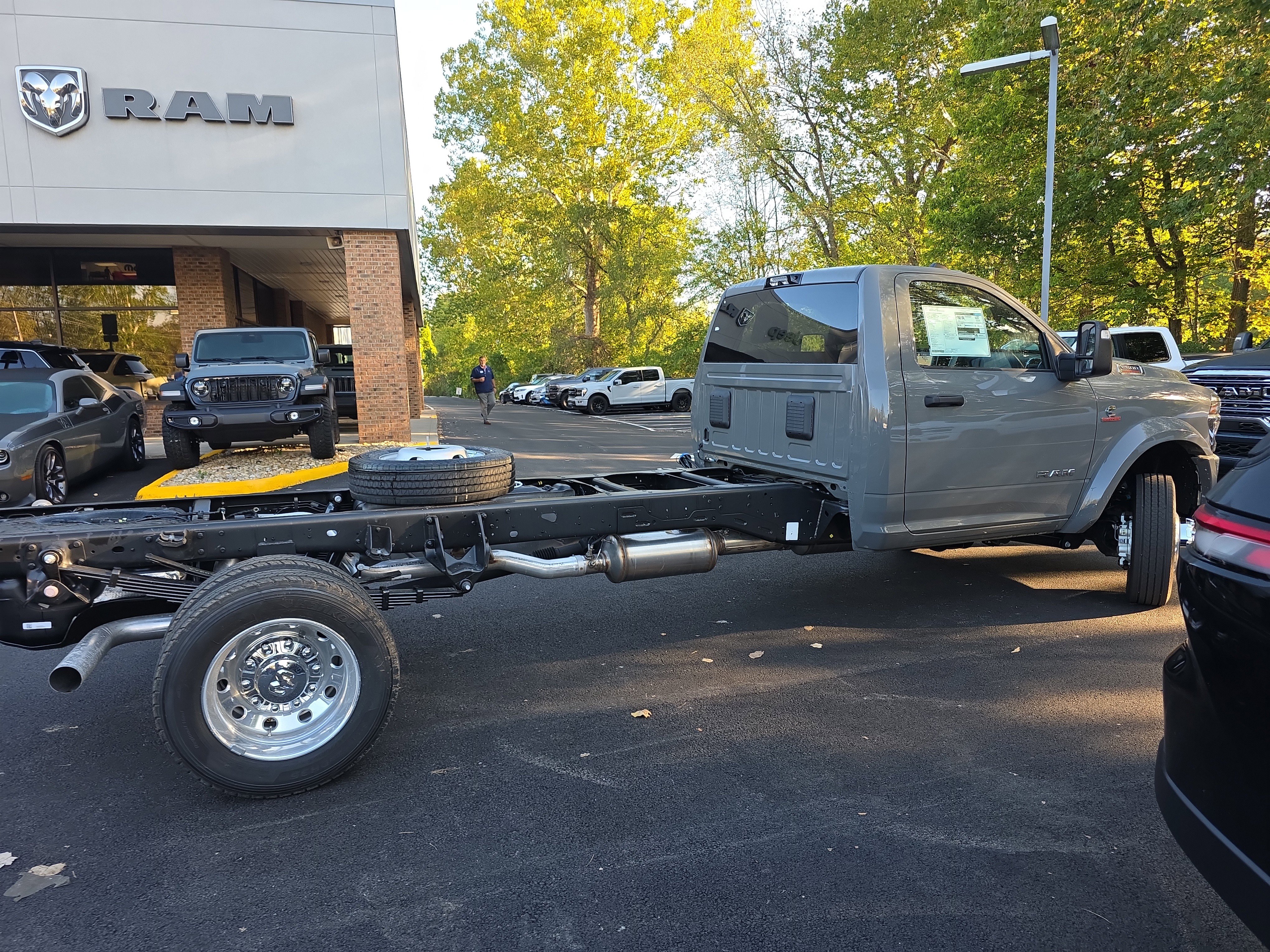 New 2026 RAM 5500 4x4 Regular Cab image 22