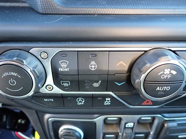 Used 2020 Jeep Gladiator Overland image 22