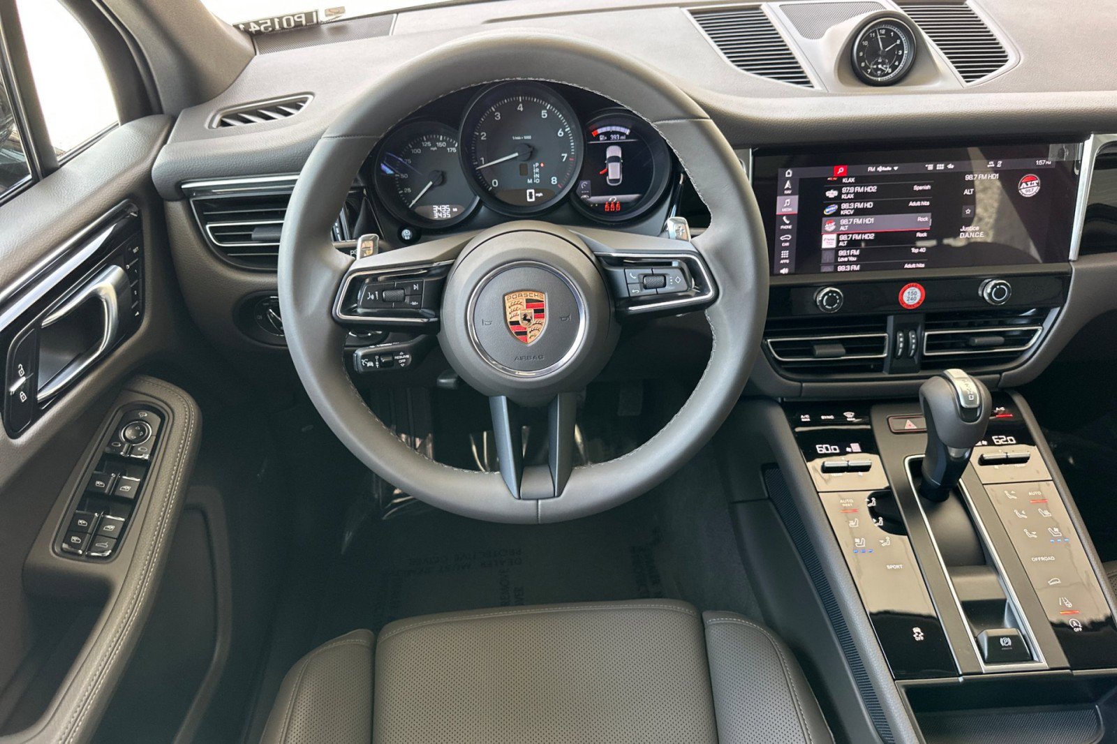 Certified 2026 Porsche Macan AWD/4WD image 14