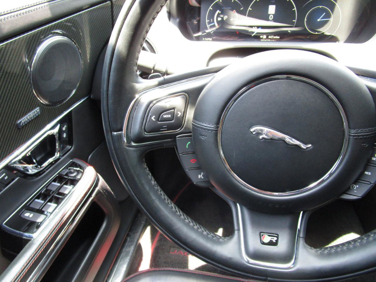 Used 2016 Jaguar XJ R RWD image 12