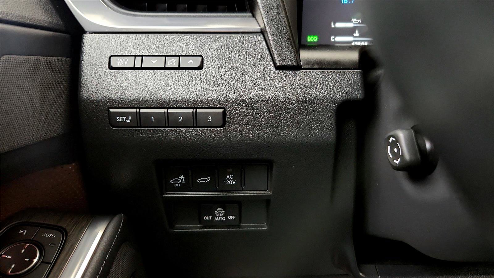 Used 2024 Lexus GX 550 w/ Accessory Package (2T) AWD/4WD image 34
