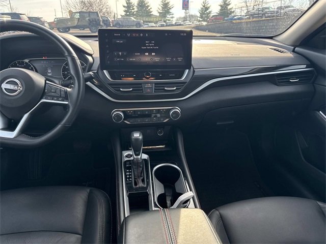 Used 2024 Nissan Altima 2.5 SR w/ SR Premium Package image 19