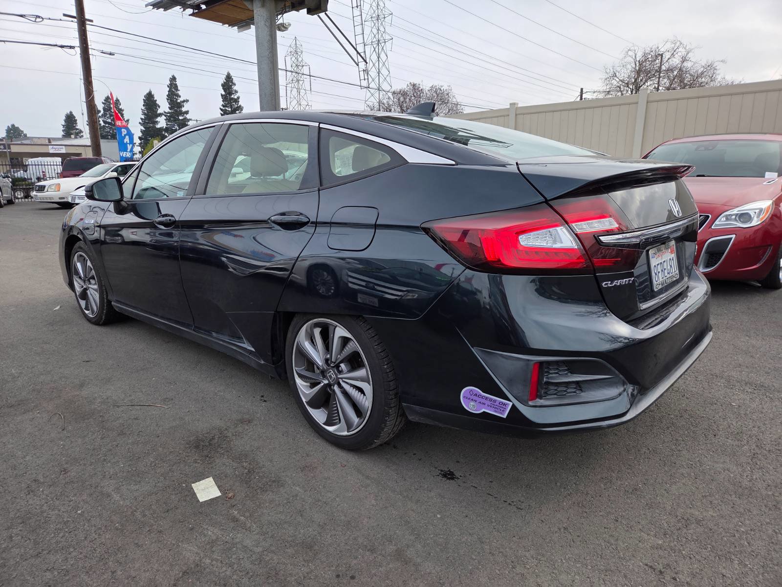Used 2018 Honda Clarity Touring image 2