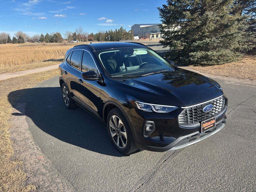 Used 2025 Ford Escape Platinum image 3