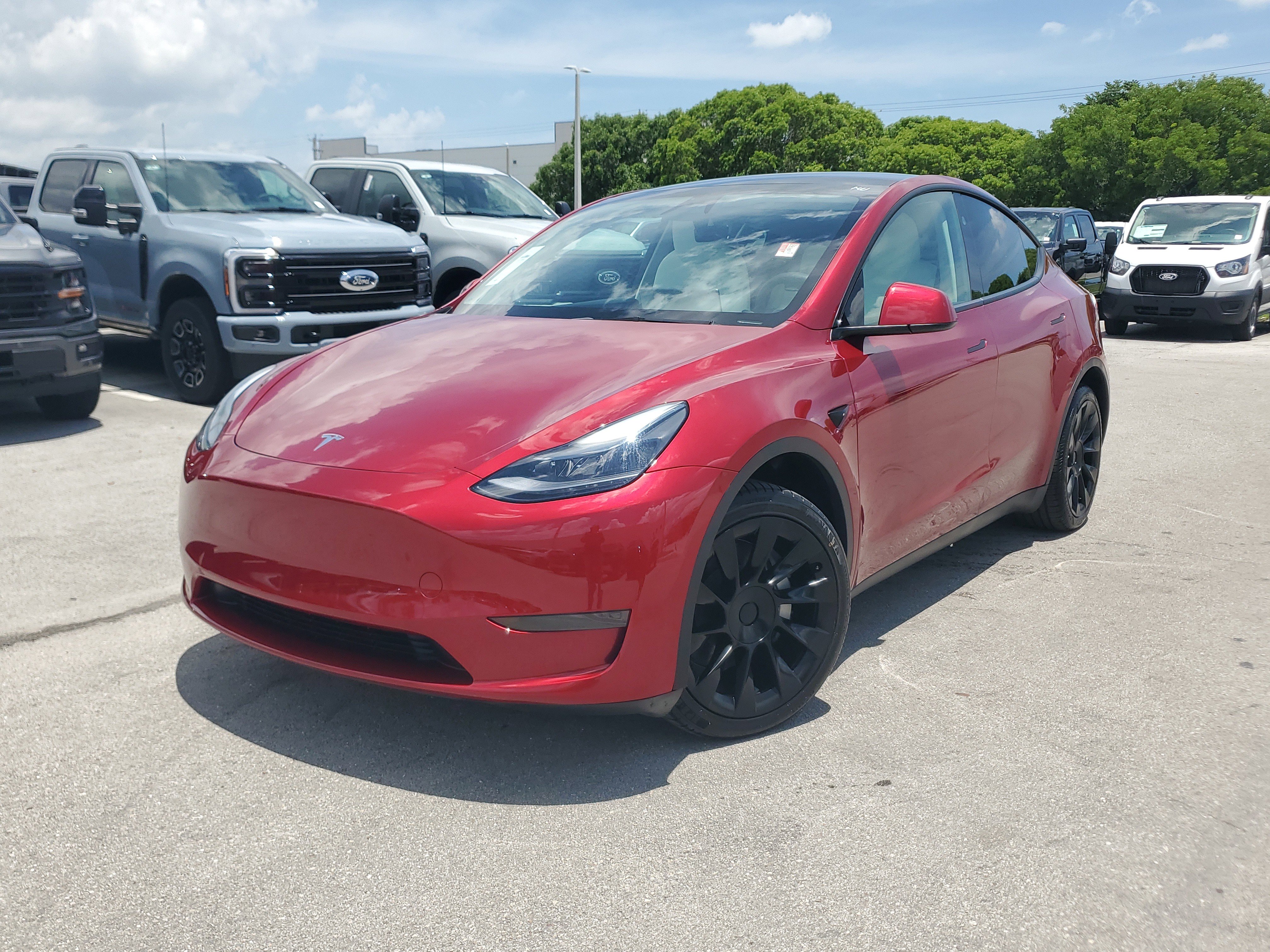 Used 2024 Tesla Model Y Long Range RWD image 31
