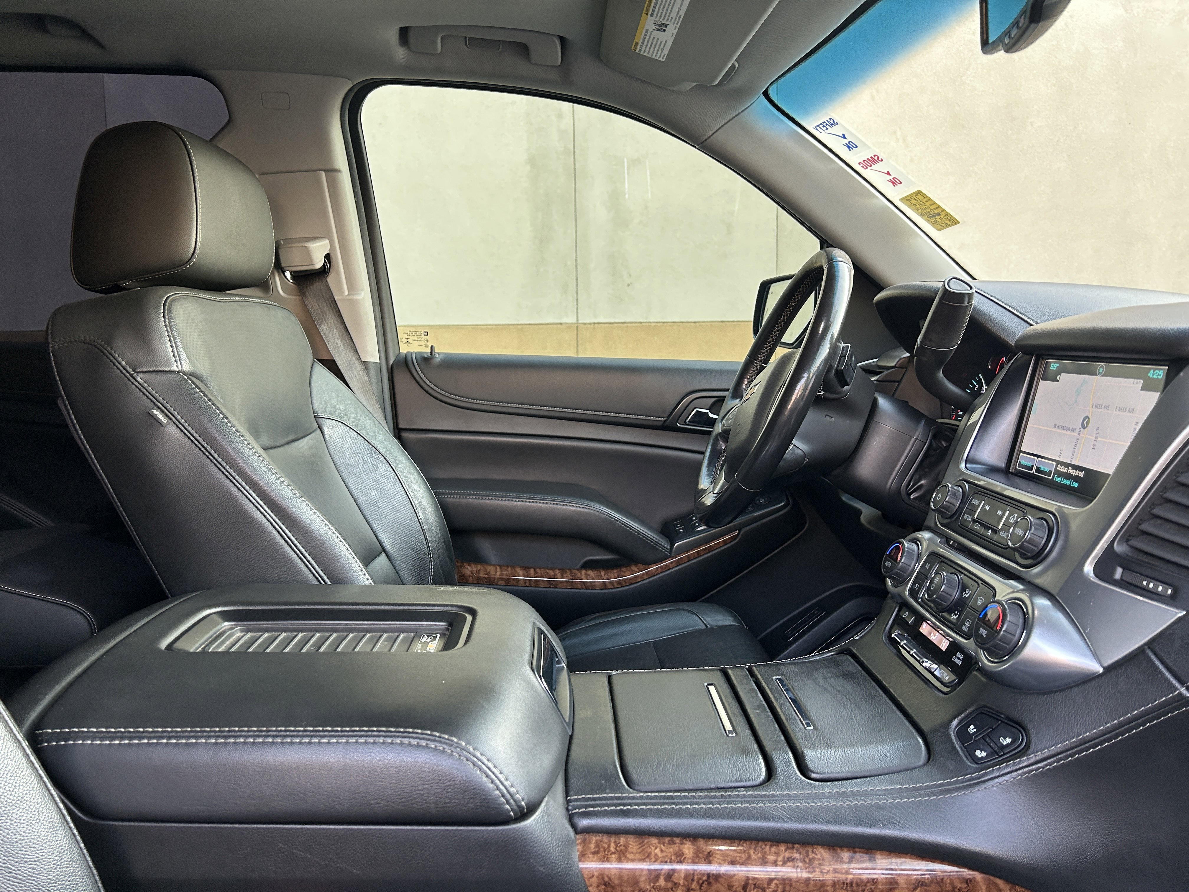 Used 2019 Chevrolet Suburban Premier image 25