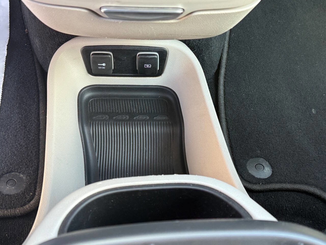 Used 2021 Chrysler Pacifica Touring-L image 35