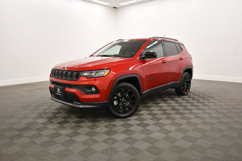Used 2026 Jeep Compass Latitude AWD/4WD image 2