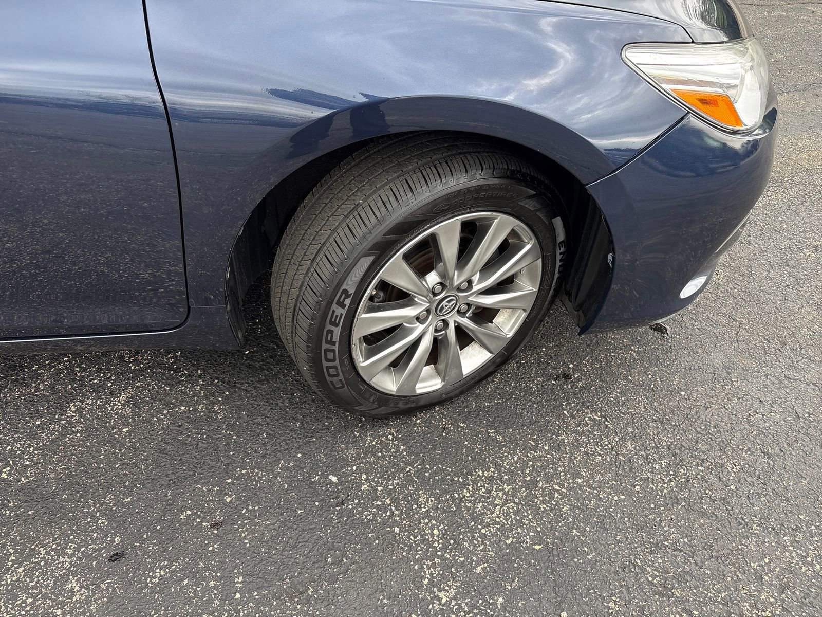 Used 2017 Toyota Camry XLE FWD image 33