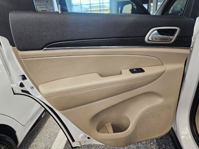 Used 2019 Jeep Grand Cherokee Limited AWD/4WD image 29