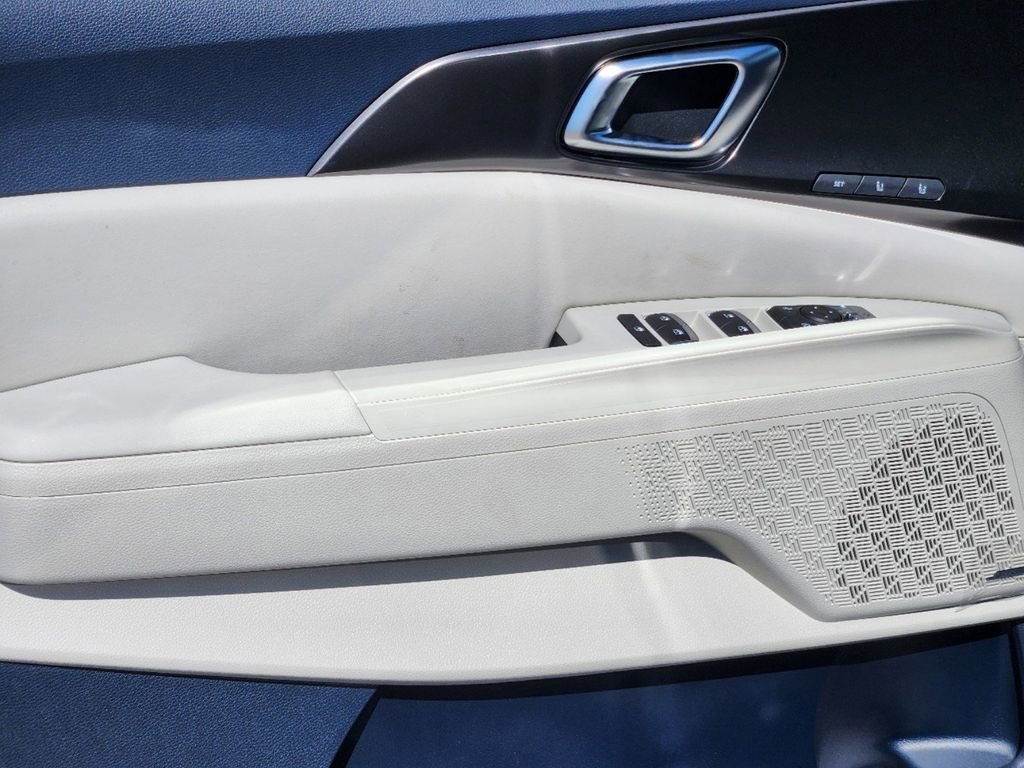 Certified 2025 Kia Carnival SX Prestige image 8