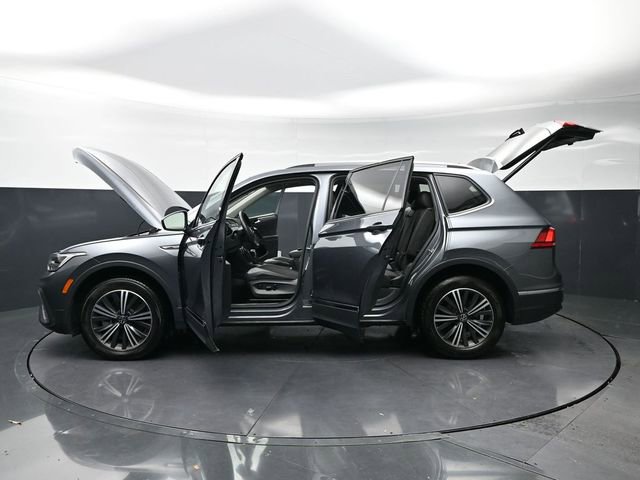 Used 2024 Volkswagen Tiguan Wolfsburg Edition image 44