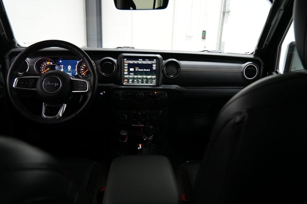 Used 2022 Jeep Wrangler Unlimited Sahara AWD/4WD image 25
