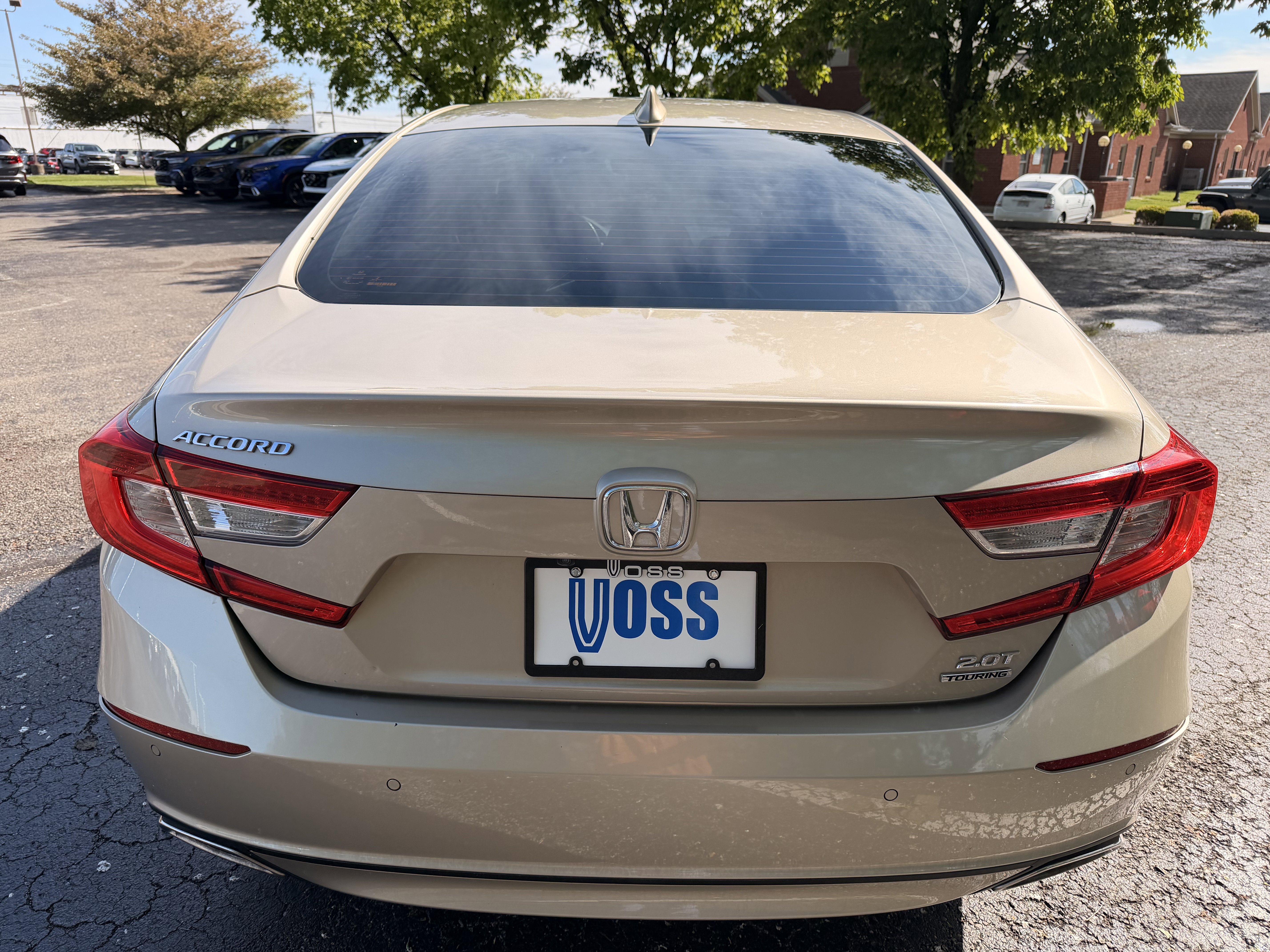 Used 2019 Honda Accord Touring image 4