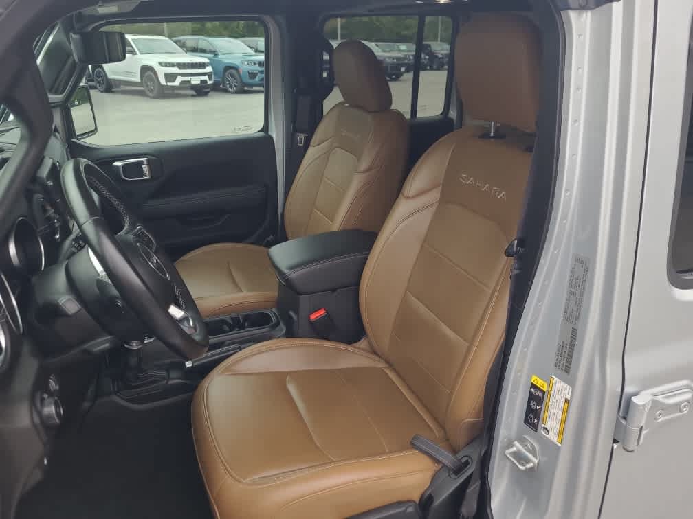 Used 2023 Jeep Wrangler Unlimited Sahara w/ Cold Weather Group AWD/4WD image 12