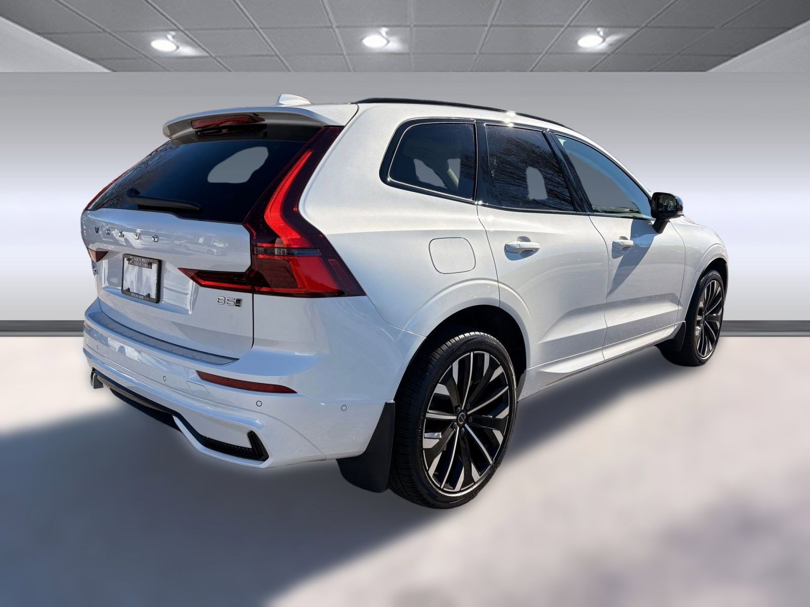 New 2026 Volvo XC60 B5 Ultra w/ Climate Package image 9