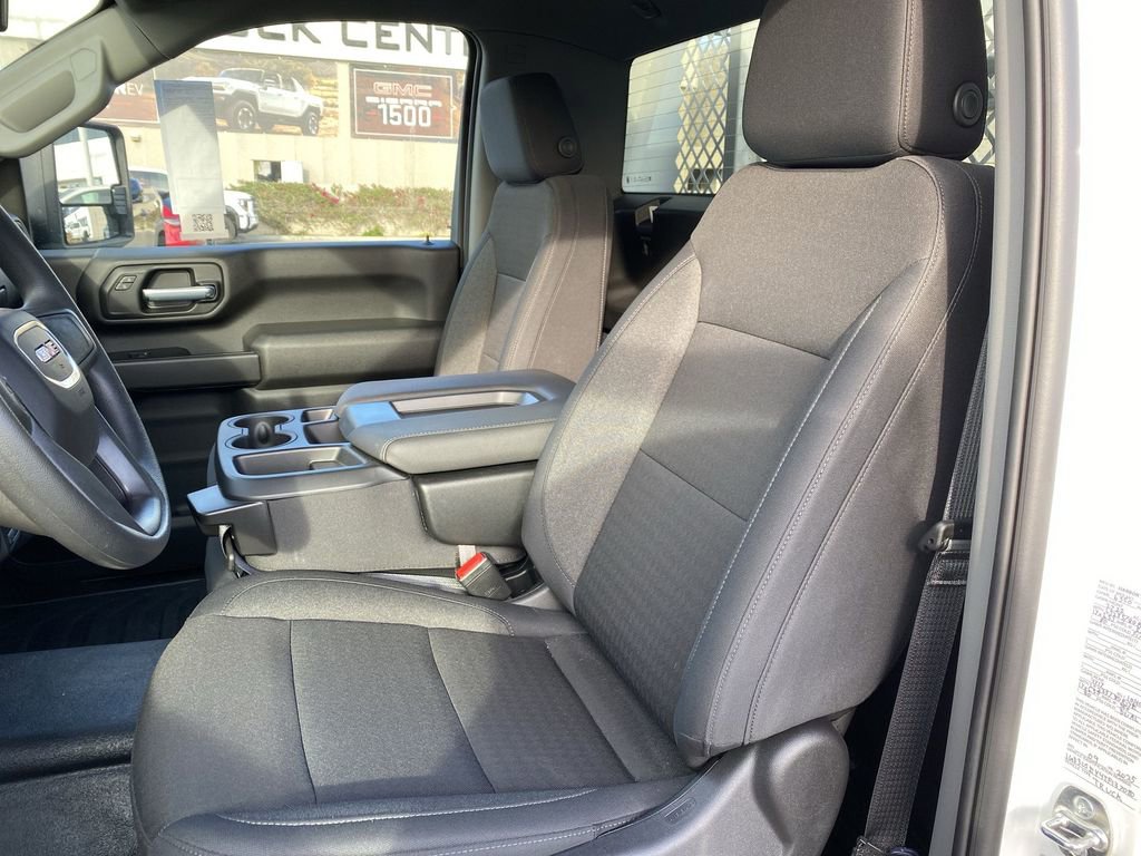 New 2026 GMC Sierra 3500 Pro w/ Convenience Package image 17