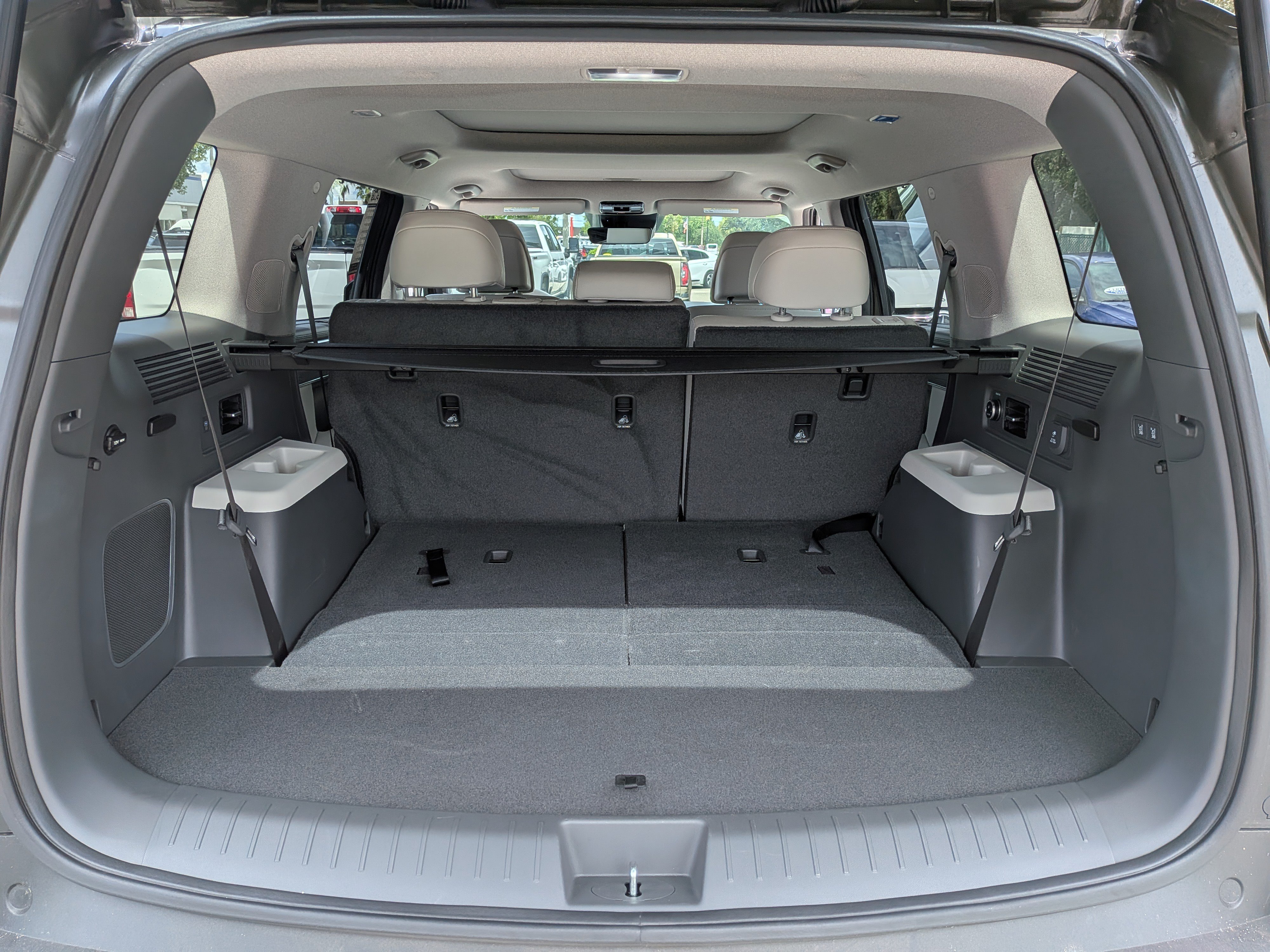 Used 2025 Hyundai Santa Fe Limited FWD image 13