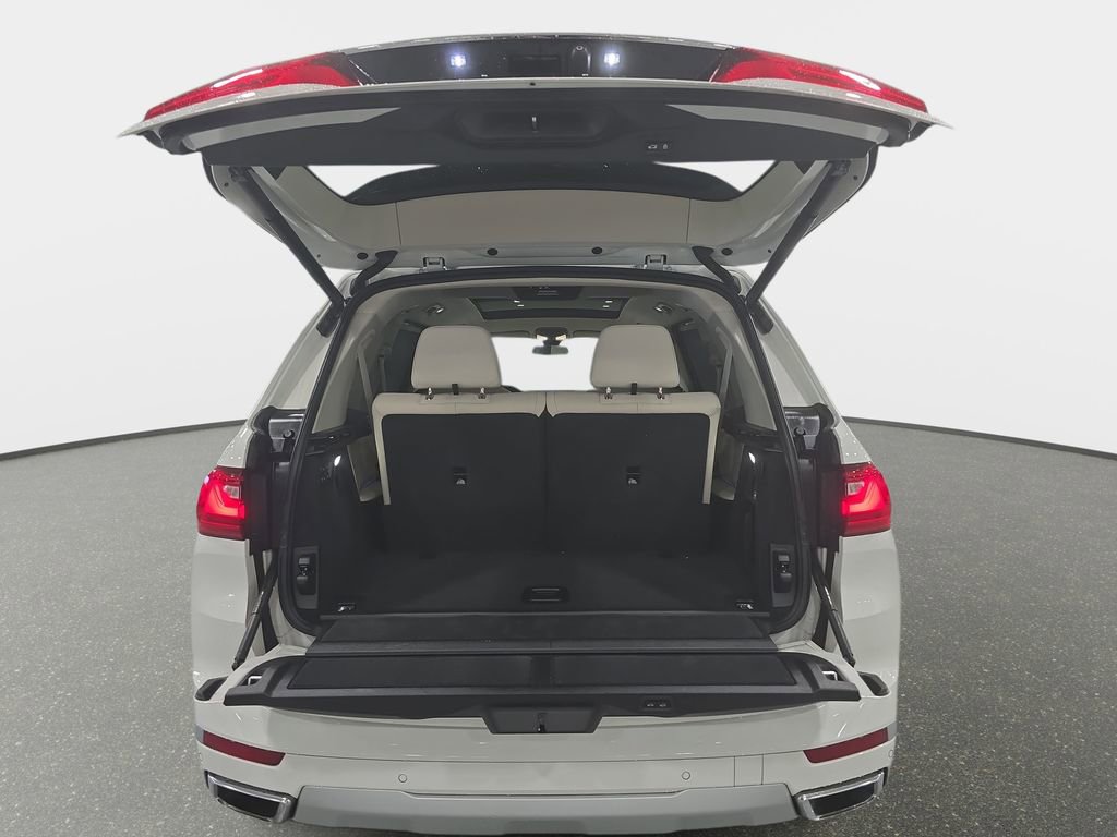 Used 2022 BMW X7 xDrive40i w/ Premium Package image 28