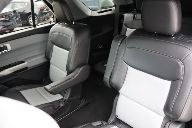 Used 2023 Ford Explorer XLT w/ Equipment Group 202A AWD/4WD image 15