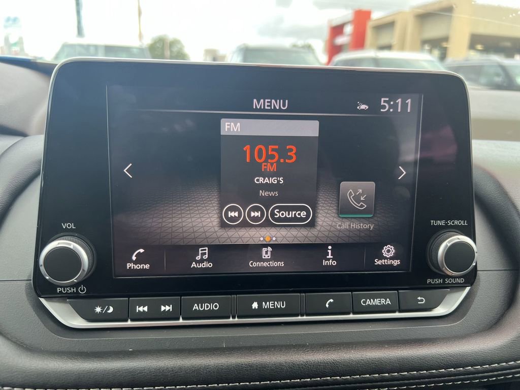 Used 2023 Nissan Rogue SV image 11