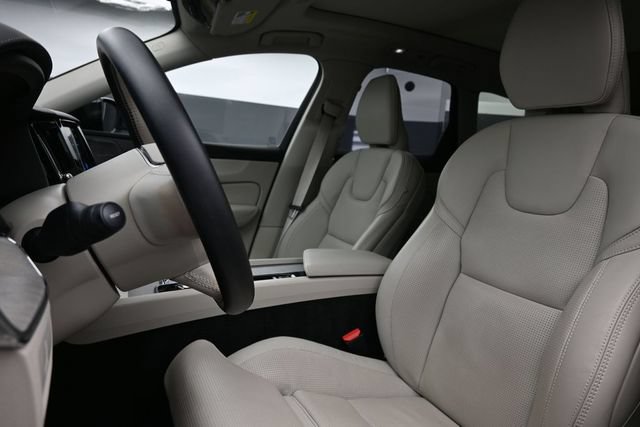 Used 2024 Volvo XC60 B5 Ultimate w/ Protection Package Premier AWD/4WD image 10