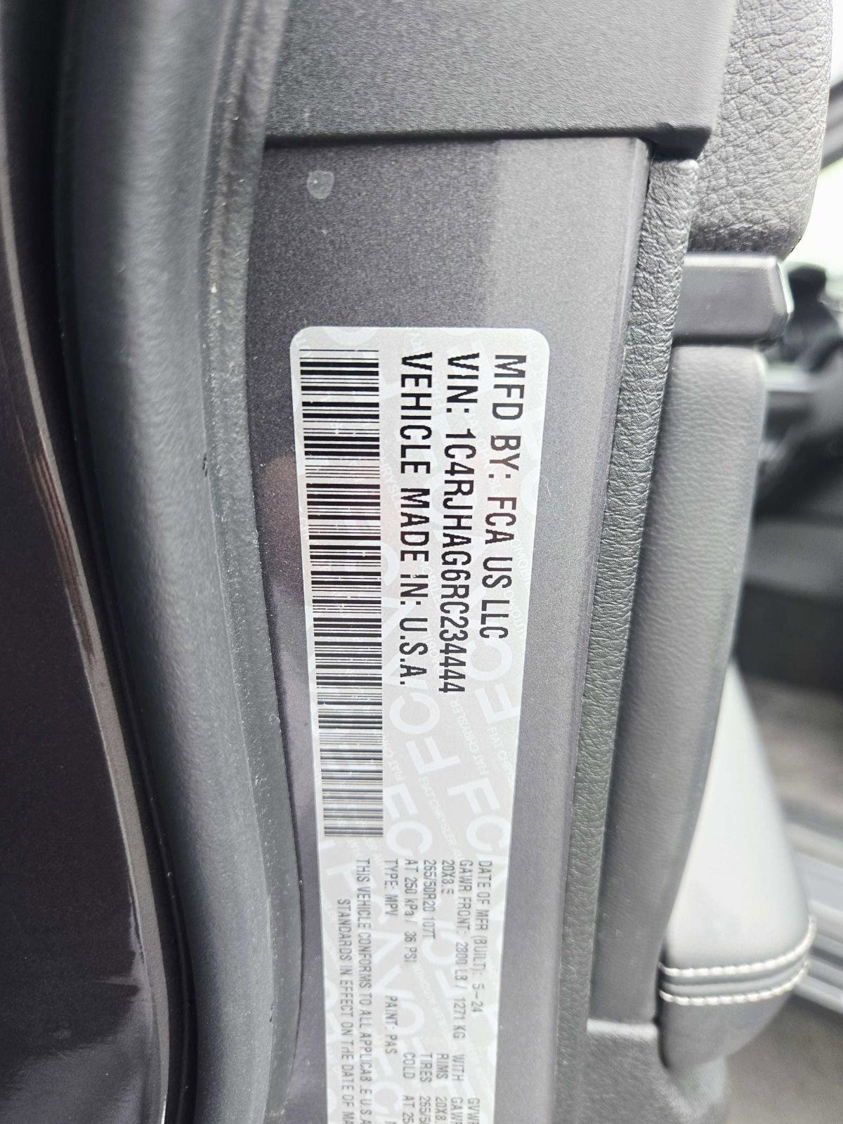 Used 2024 Jeep Grand Cherokee Altitude image 39