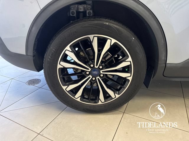 Used 2022 Ford Escape SE w/ SE Sport Appearance Package FWD image 34