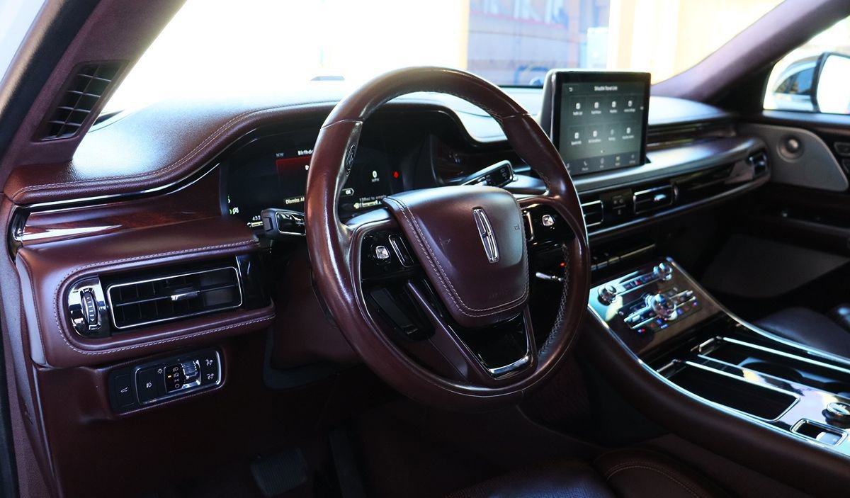 Used 2020 Lincoln Aviator Black Label w/ Dynamic Handling Package AWD/4WD image 43
