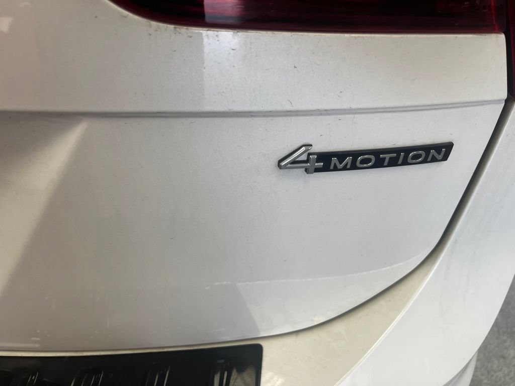 Used 2023 Volkswagen Tiguan SE R-Line AWD/4WD image 4