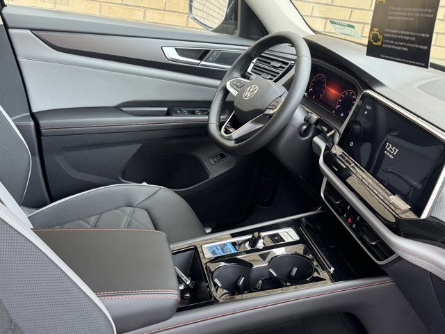 New 2026 Volkswagen Atlas Peak Edition image 6