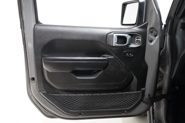 Used 2021 Jeep Gladiator Willys image 15